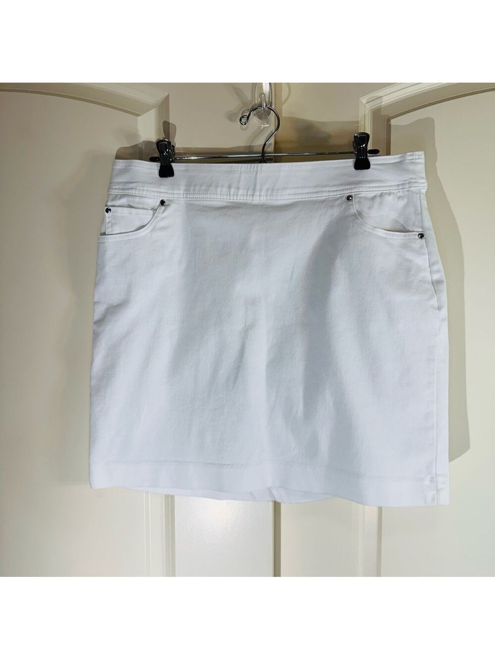 Kim Rogers Women's White Skort 12